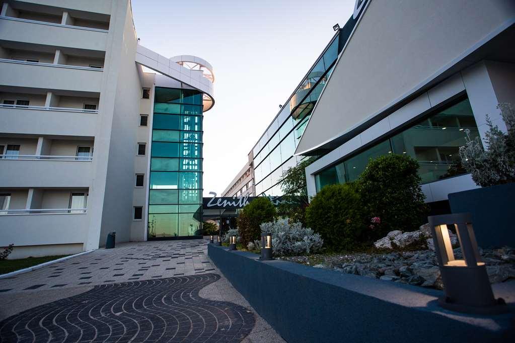 Zenith Hotel Mamaja Zewnętrze zdjęcie